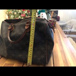 Louis Vuitton speedy